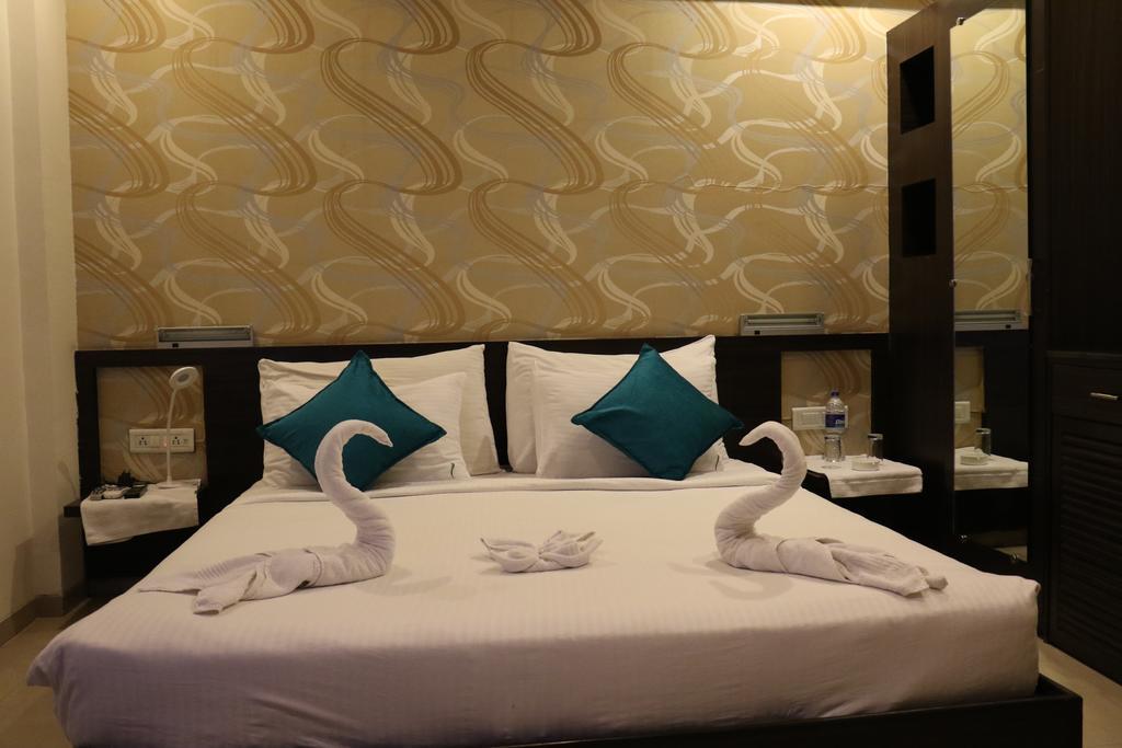 Pallavi A'Vida Navi Mumbai Exterior photo