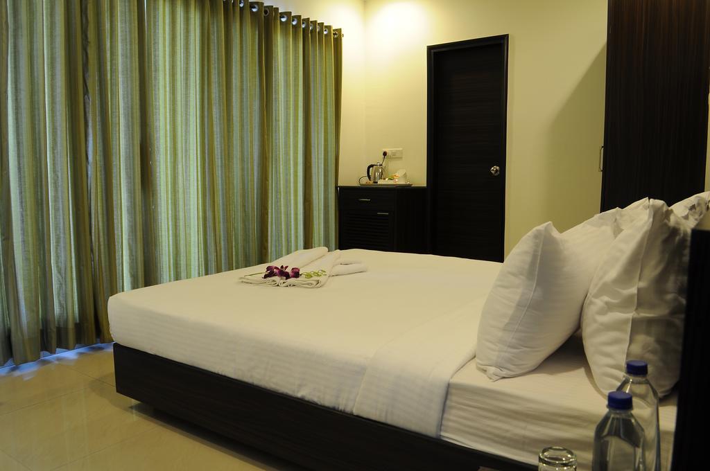 Pallavi A'Vida Navi Mumbai Exterior photo
