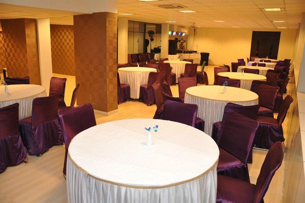 Pallavi A'Vida Navi Mumbai Exterior photo