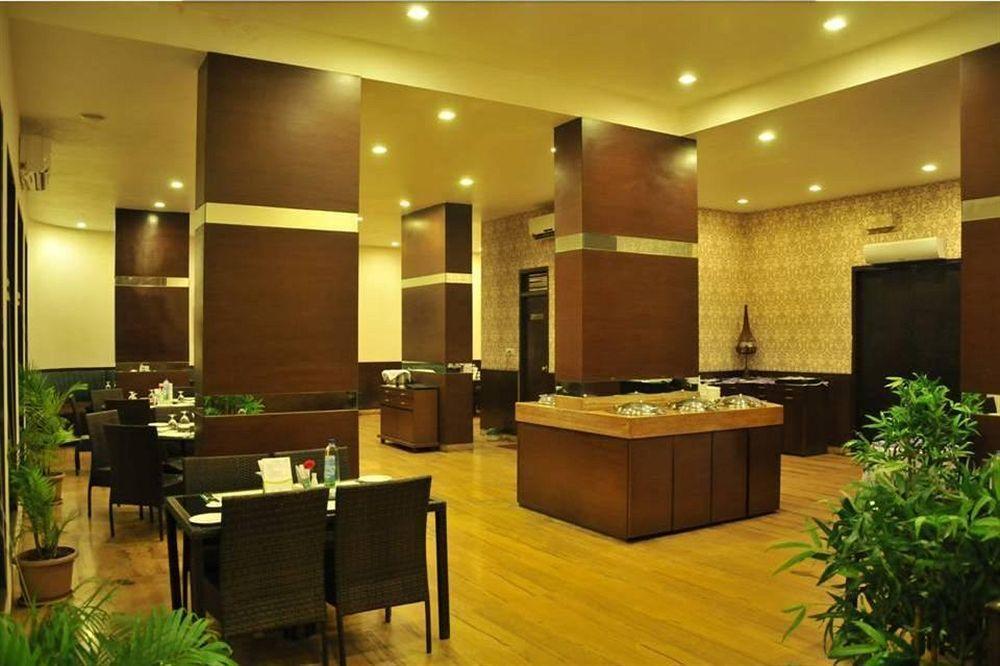 Pallavi A'Vida Navi Mumbai Exterior photo