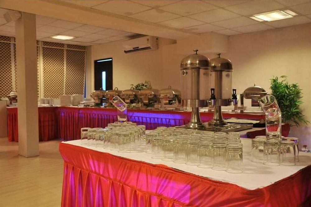 Pallavi A'Vida Navi Mumbai Exterior photo