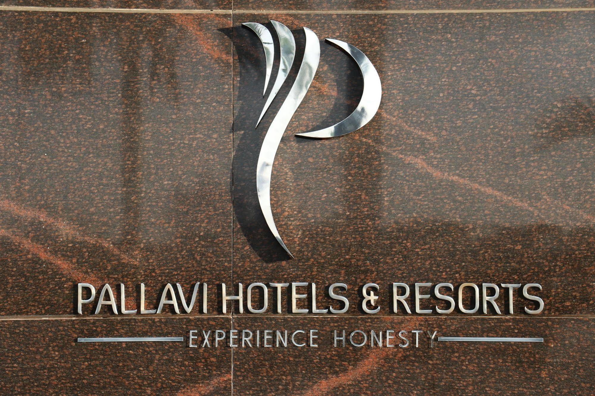 Pallavi A'Vida Navi Mumbai Exterior photo