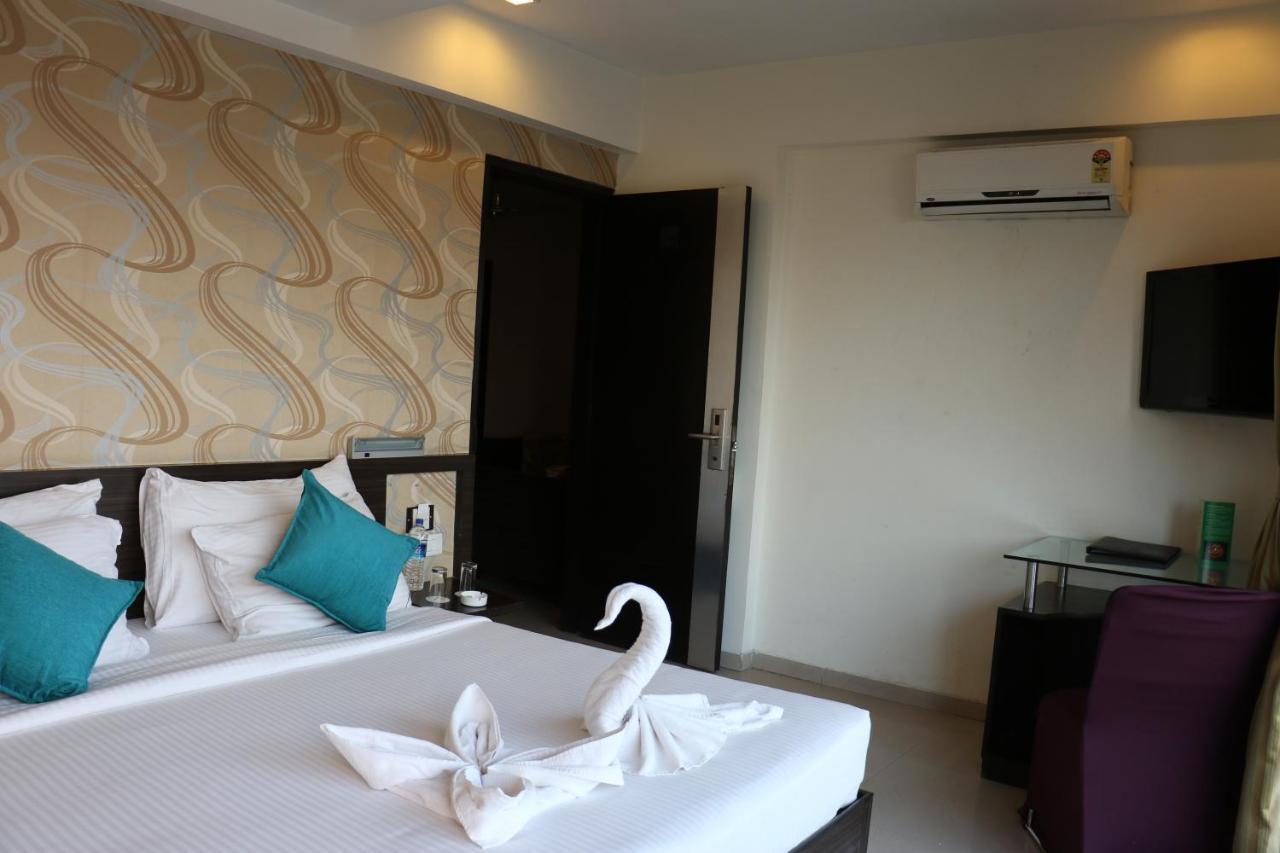 Pallavi A'Vida Navi Mumbai Exterior photo